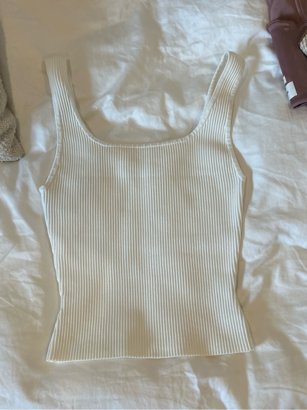 Aritzia babaton sculpt knit tank top white